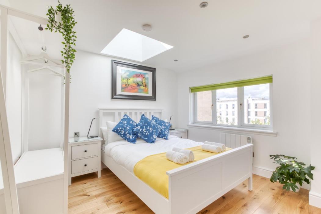 Central Bright 3 Bed Flat With Pool & Parking Edinburgh Bagian luar foto