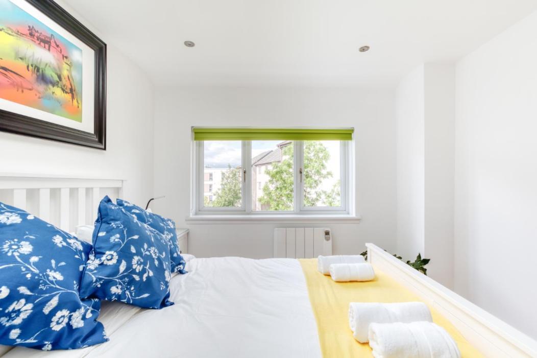 Central Bright 3 Bed Flat With Pool & Parking Edinburgh Bagian luar foto
