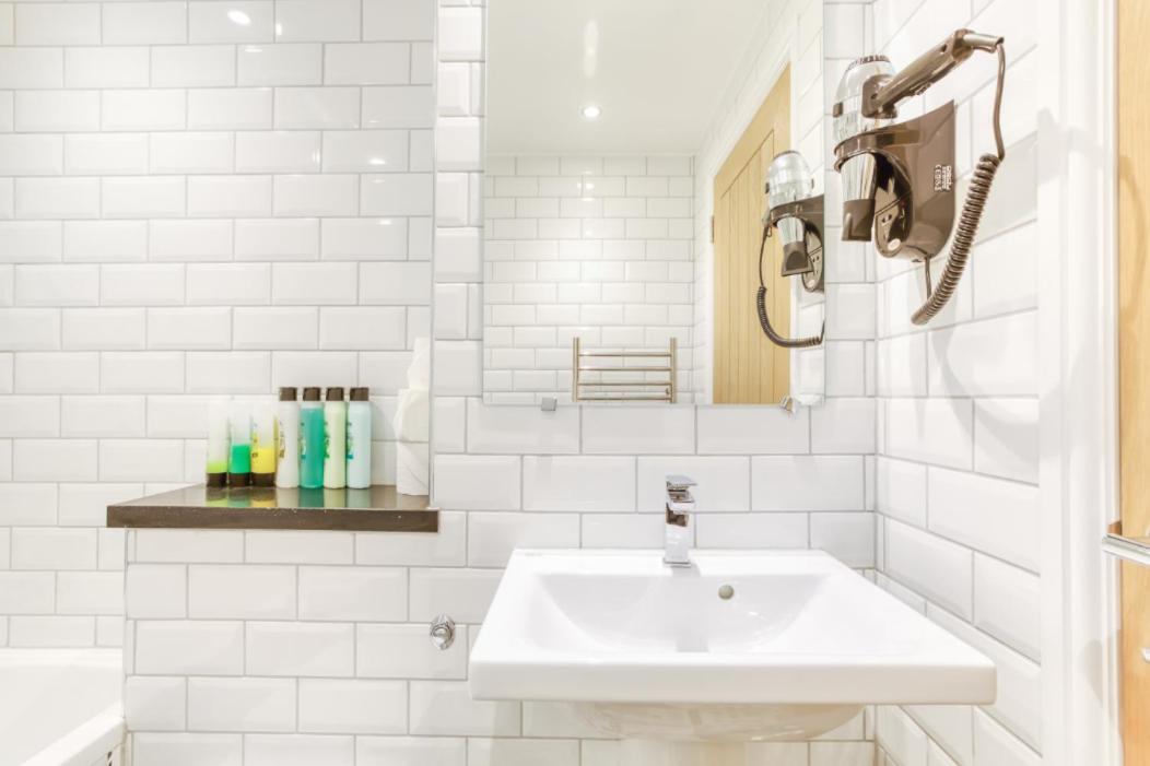 Central Bright 3 Bed Flat With Pool & Parking Edinburgh Bagian luar foto