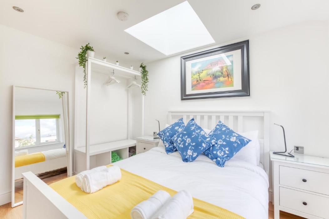 Central Bright 3 Bed Flat With Pool & Parking Edinburgh Bagian luar foto